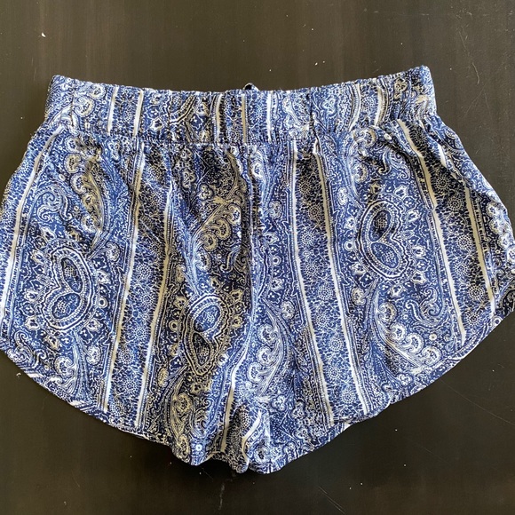 Flowy Shorts - Picture 3 of 6